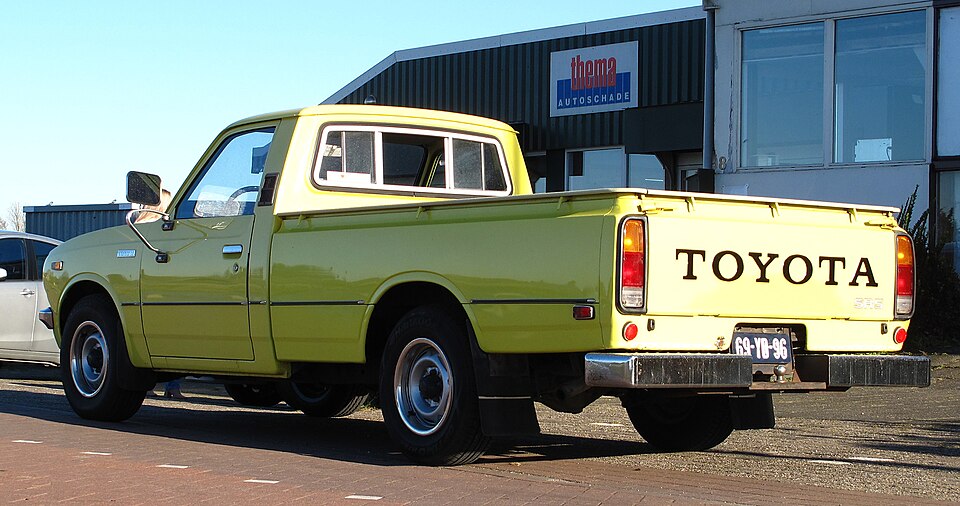File:1977 Toyota Hilux 2200 rear (2).jpg