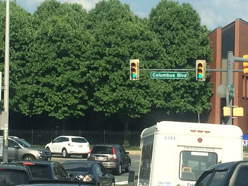 File:ColumbusBoulevard.jpg