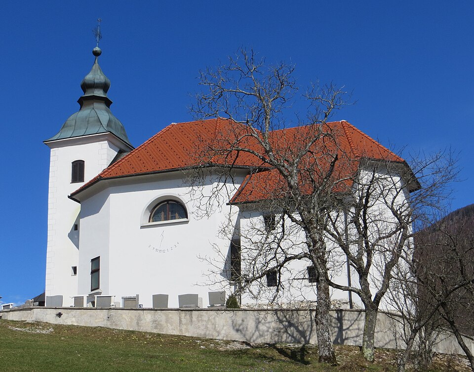 File:Gozd Kamnik Slovenia - church.jpg
