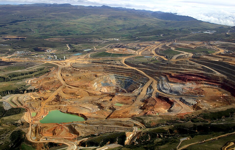 File:OperacionesYanacocha.jpg