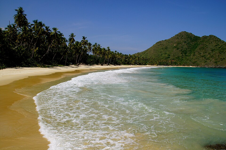 File:Playa Grande in Choroni.jpg