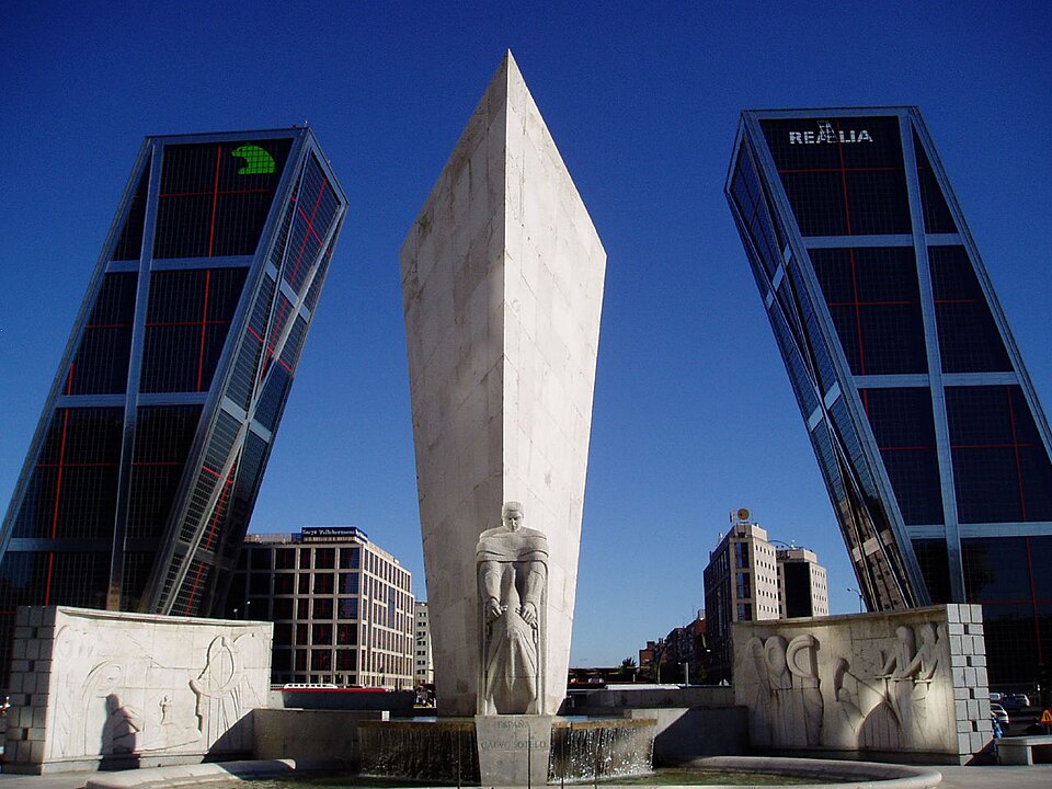 File:Plaza de Castilla (Madrid) 04.jpg