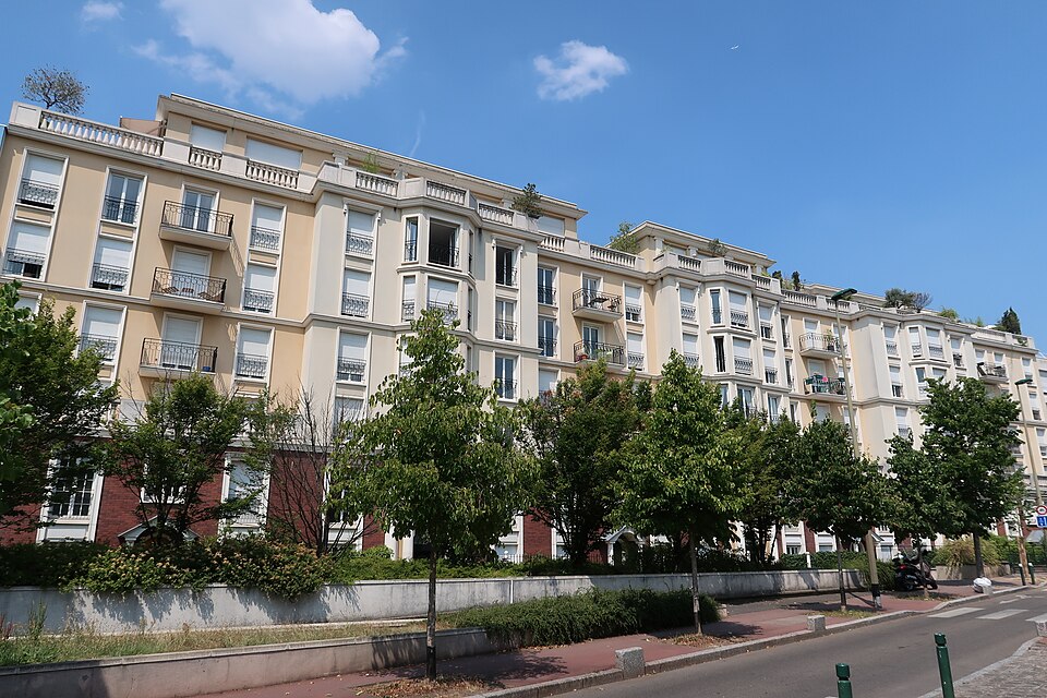 File:Résidence rue Gardenat-Lapostol Suresnes 1.jpg