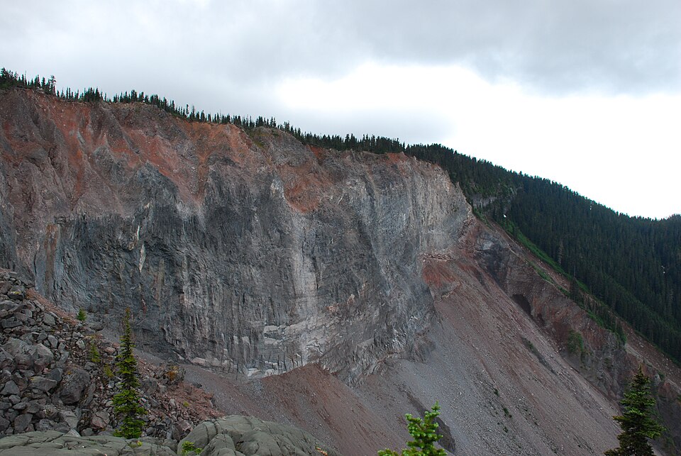 File:The Barrier lava dam.jpg