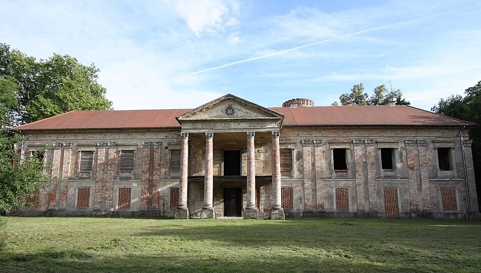 File:54896 Chobienice palac.JPG