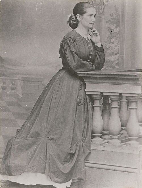 File:Epifania de Guadalupe Vallejo (cropped).jpg