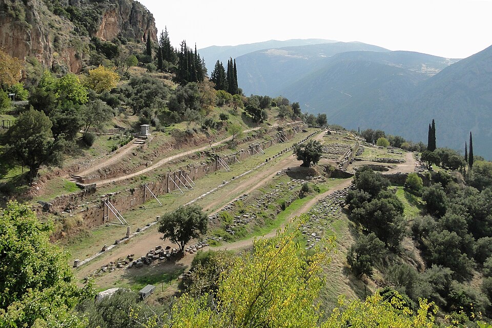 File:Gymnasium (Delphi).jpg