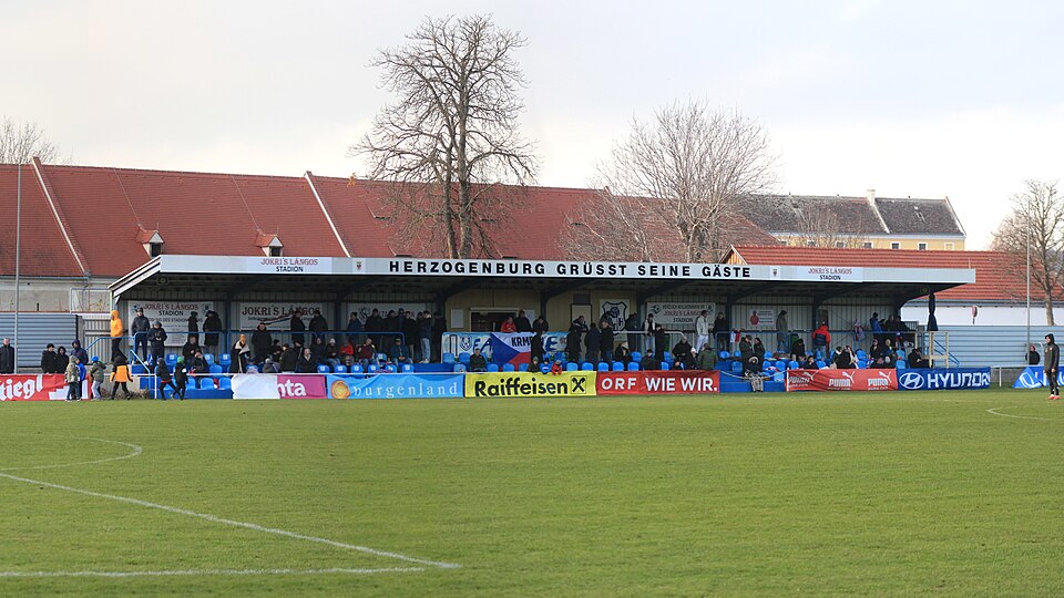 File:Sportanlage Herzogenburg (2024) (16-9).jpg