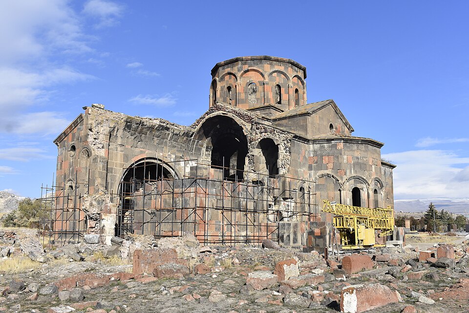 File:Talin Cathedral.5.jpg