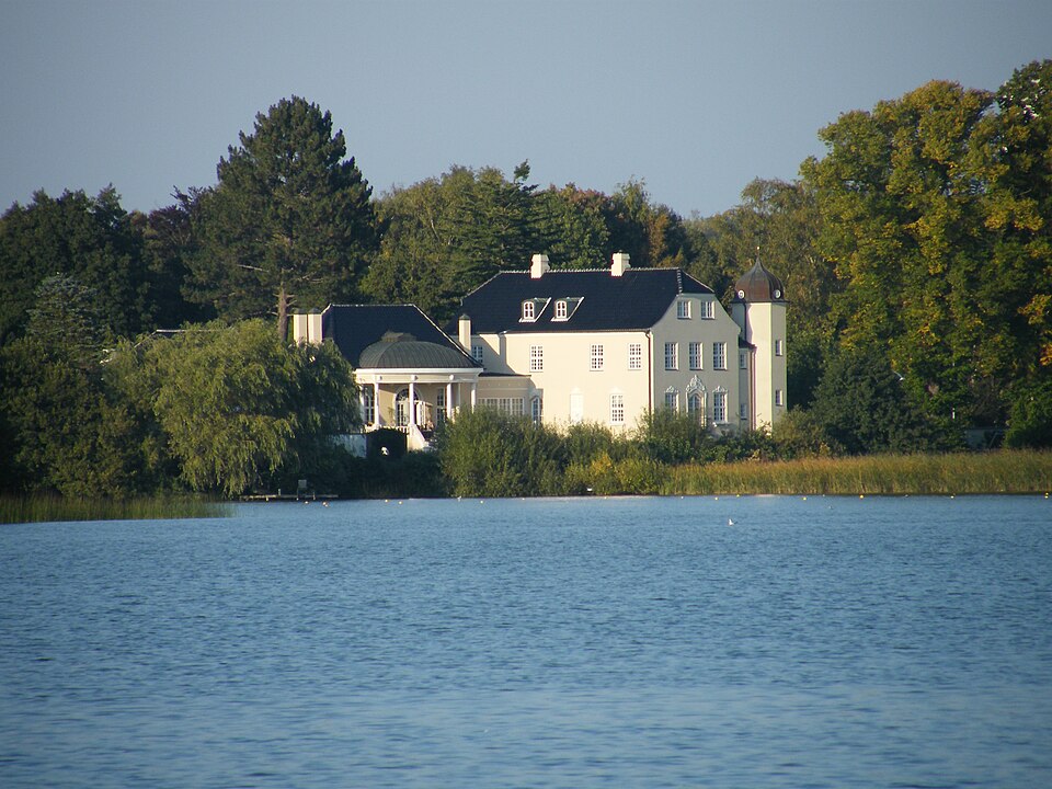 File:Tusculum (Kongens Lyngby).jpg