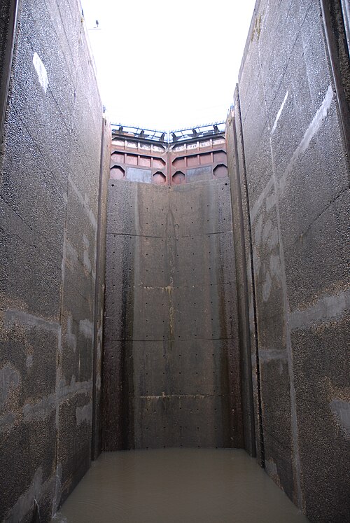 File:Ecluse Rechicourt 03.JPG