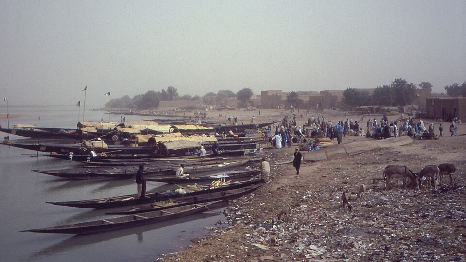 File:GaoPirogeNiger1990.jpg