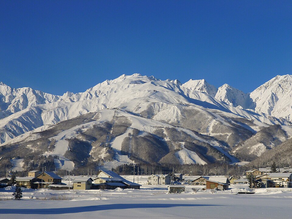 File:Hakuba Happo-one Winter Resort.JPG
