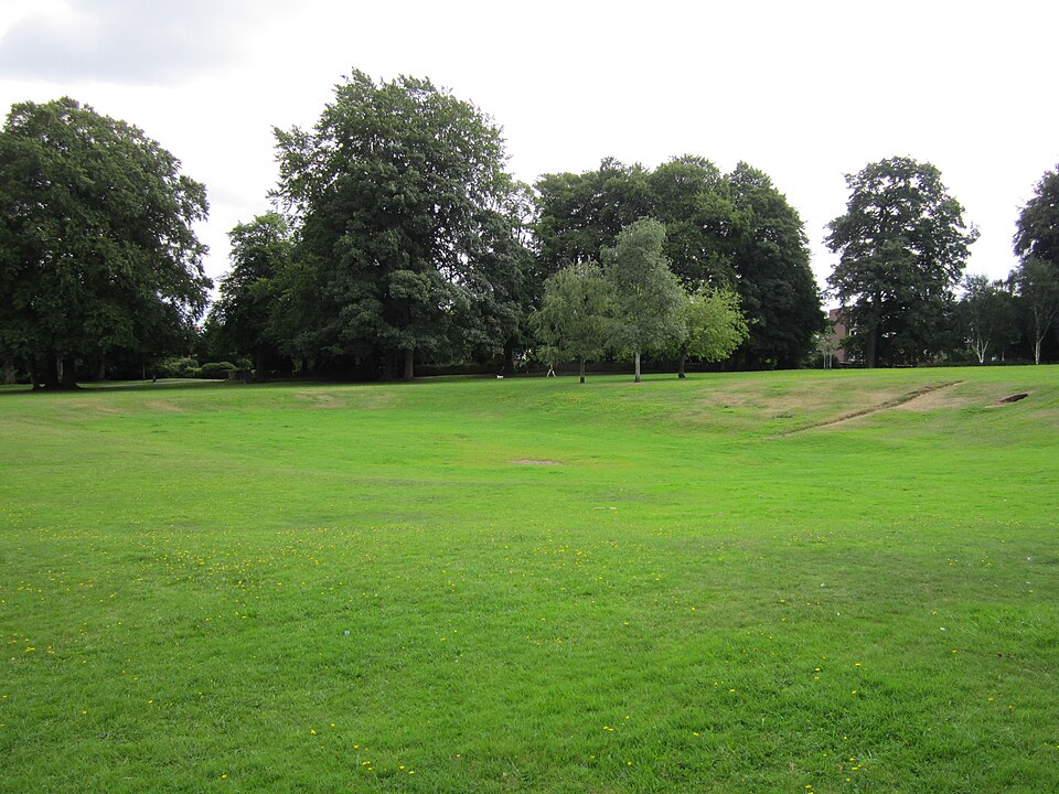 File:John Leigh Park, Altrincham (5).JPG