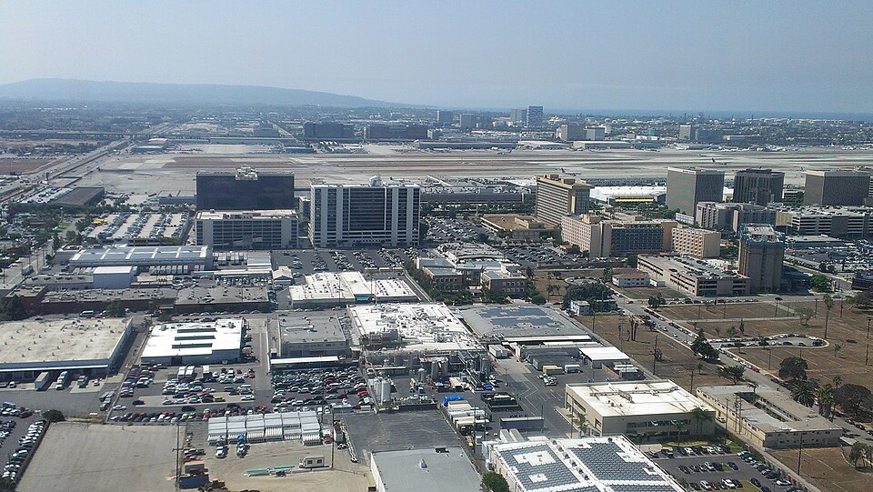 File:Los-Angeles-Airport-LAX-hotels-Aerial-view-from-north-August-2014.jpg