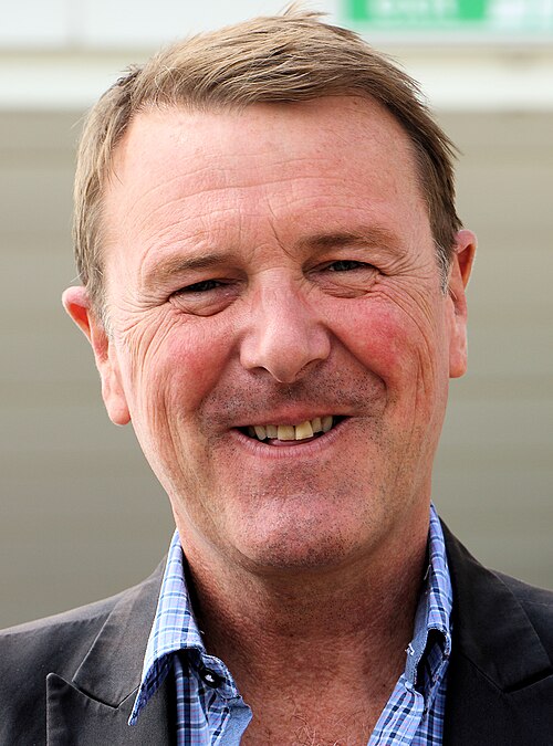 File:Phil Tufnell August 2015 (cropped).jpg