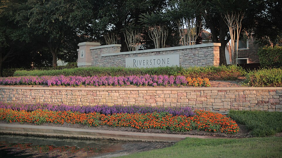 File:Riverstone in Missouri City, Texas.jpg