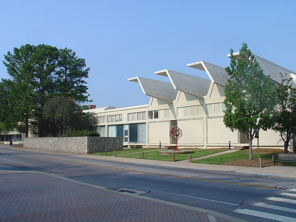 File:UGAArtBuilding.jpg