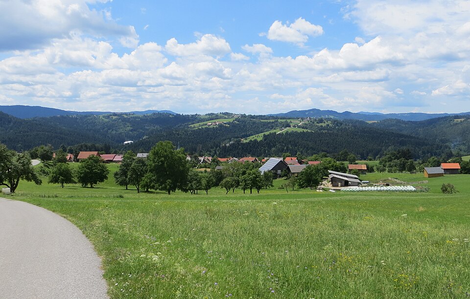 File:Velike Poljane Ribnica Slovenia 1.jpg