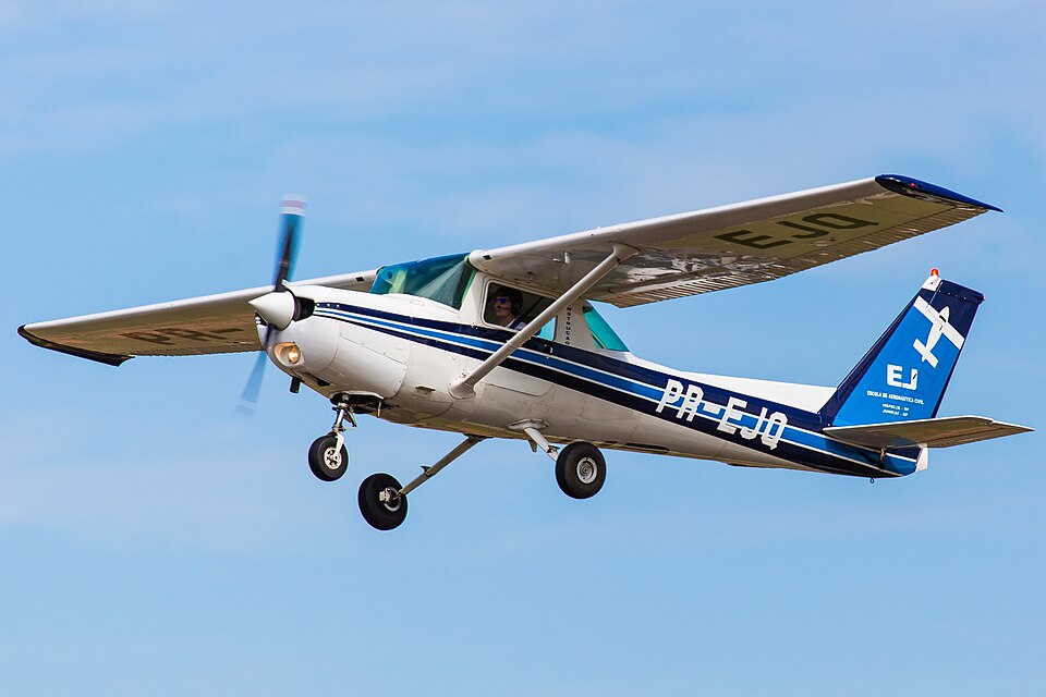 File:Cessna 152 PR-EJQ (8476096843).jpg