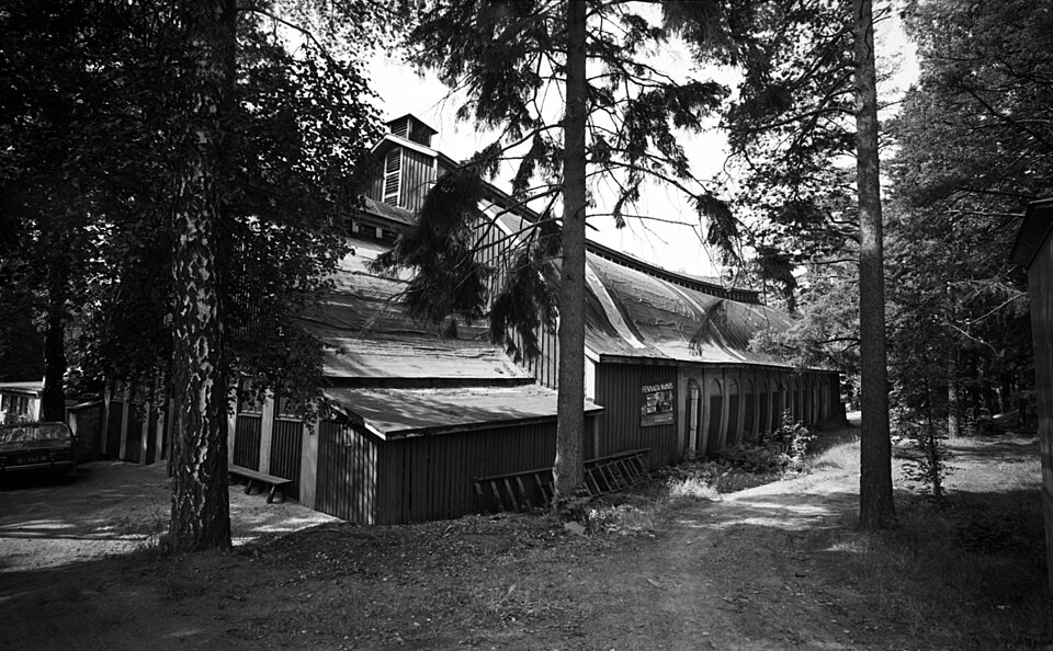 File:Fennada-studio-1971.jpg