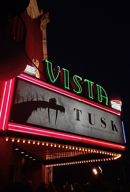 File:Tusk at the Vista.jpg