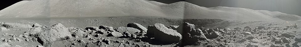 File:Camelot crater AS17-145-22159-22160-22161-22177-22179-22181.jpg