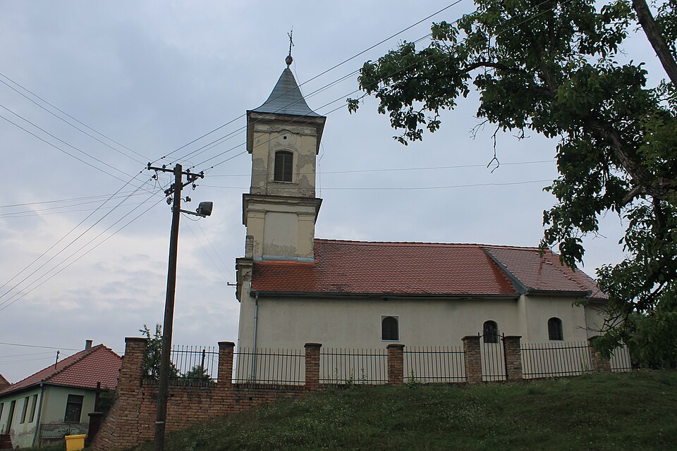 File:Crkva Sv. Gavrila (Molovin) 539.jpg