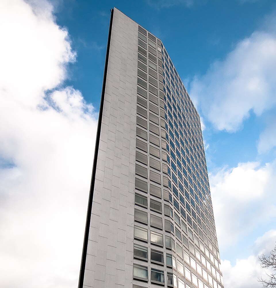 File:Alpha Tower 2014.jpg