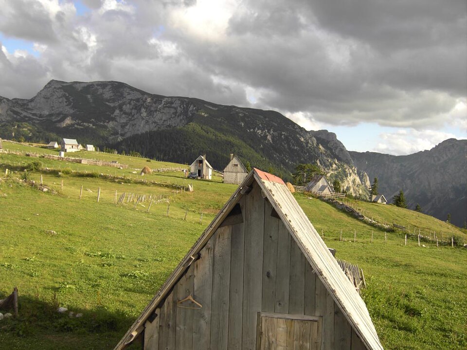File:Mala crna gora.JPG