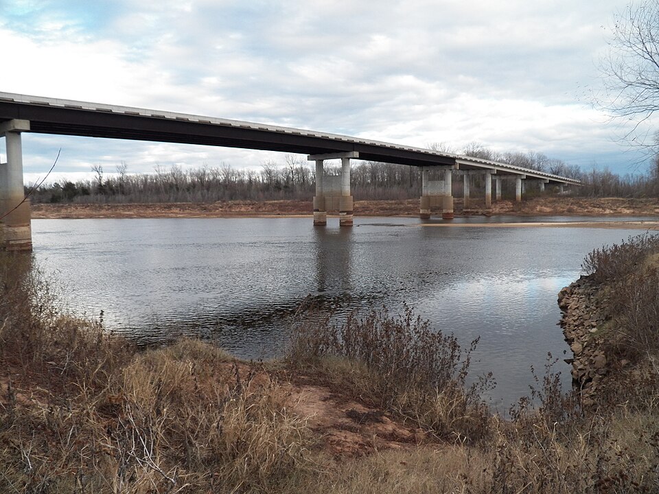 File:Red River near Lewisville, AR.jpg
