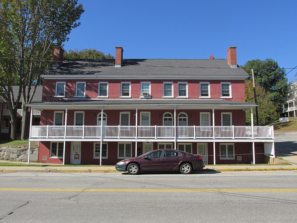 File:163 Main Street, Somersworth NH.jpg