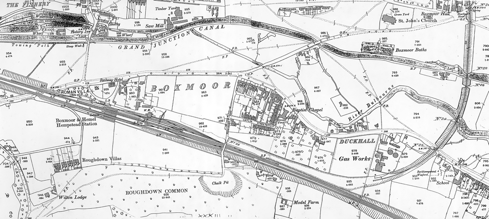 File:Boxmoor railway station 1898.png
