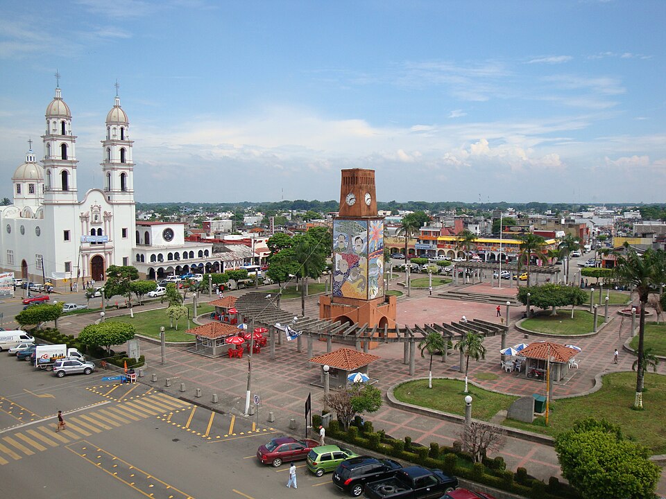 File:Cárdenas Parque Independencia.jpg