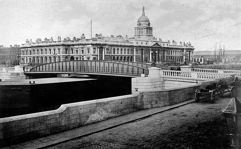 File:Custom House and Butt bridge.jpg