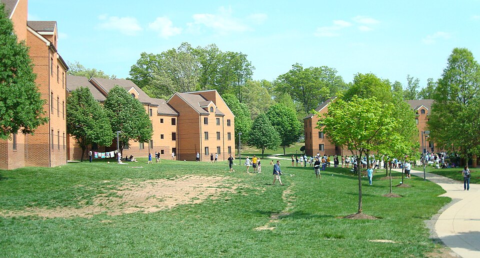 File:PresidentsParkGMU.JPG