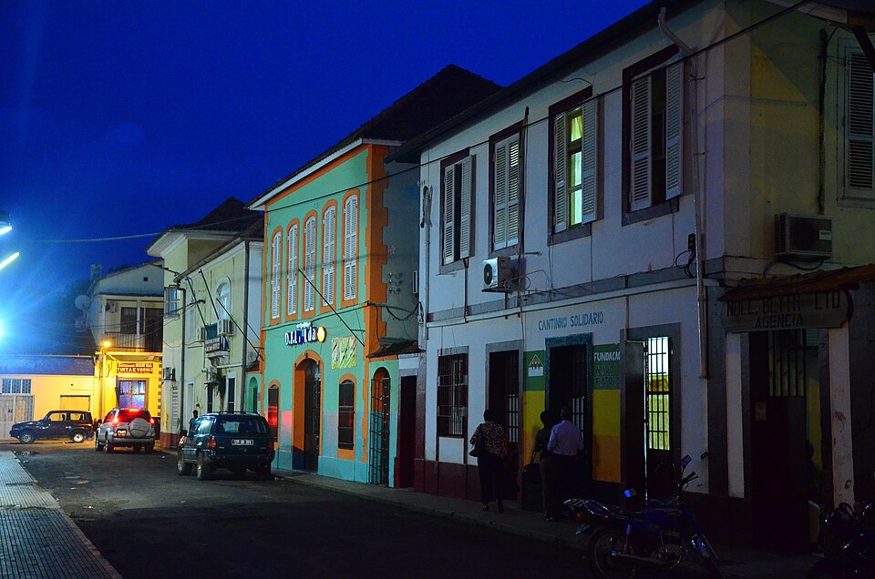 File:São Tome DSC 8001 (32064480143).jpg
