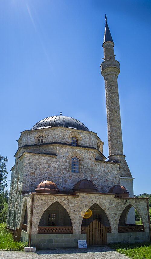 File:Selimija džamija, Knežina.jpg