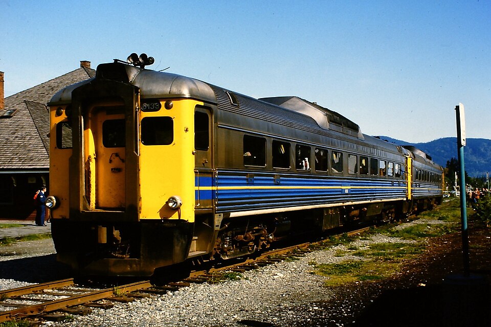 File:VIA RDC-1 6133.jpg