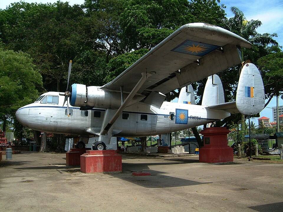 File:Malacca-Twin-Pioneer-Malaysian-airforce-FM1064-Mar-2001-00.JPG