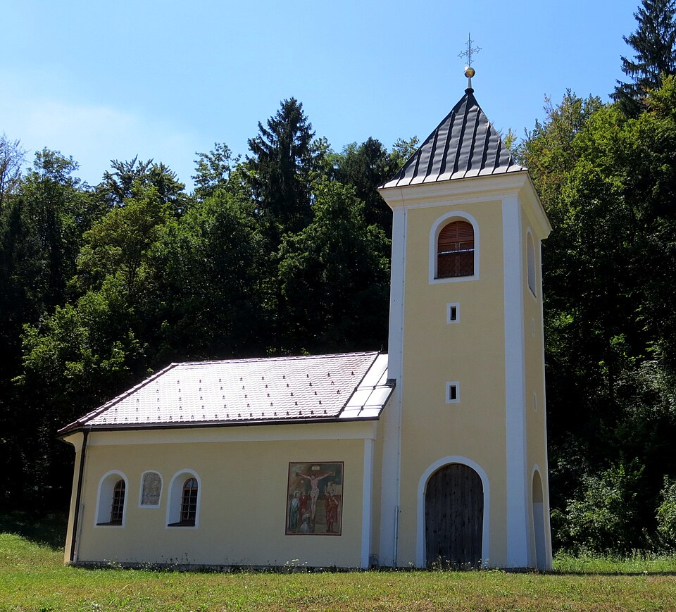 File:Podkraj Ig Slovenia - church.JPG