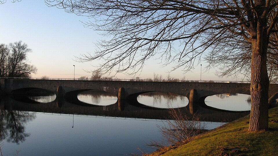 File:Bridge across Helge å.JPG