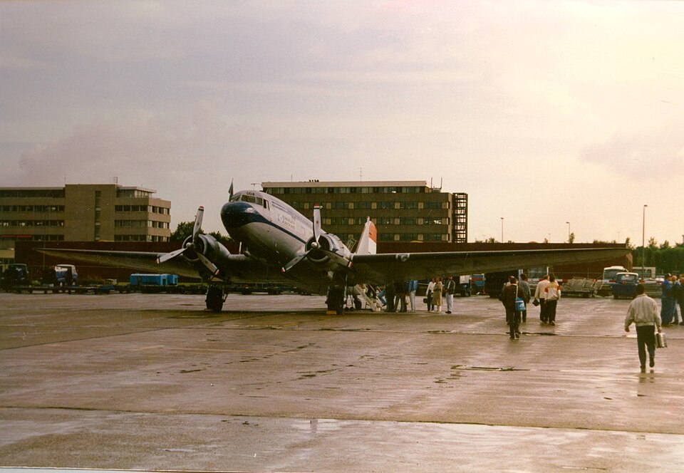 File:Dutch Dakota Association airplane 902.jpg
