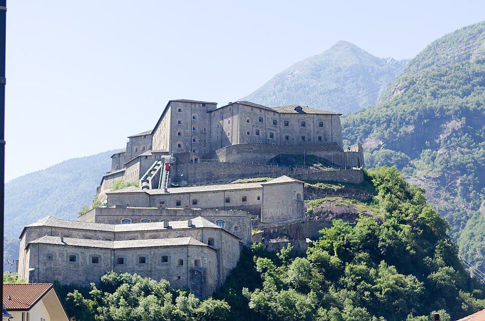 File:Forte di Bard 2016.jpg