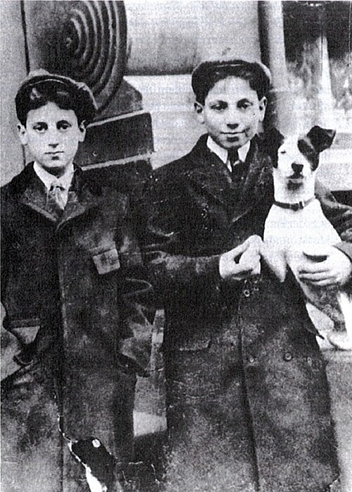 File:Groucho und harpo.jpg