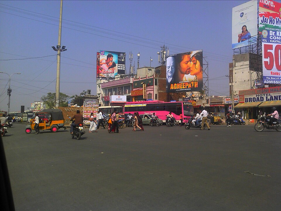 File:L.B.Nagar Chowrastha.jpg