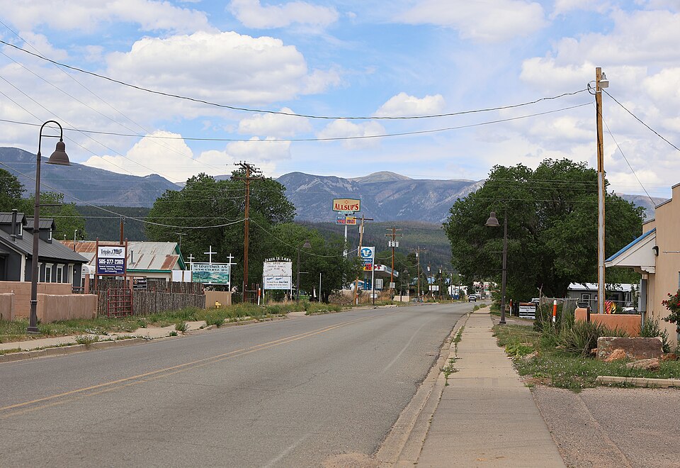 File:Mora, New Mexico.JPG