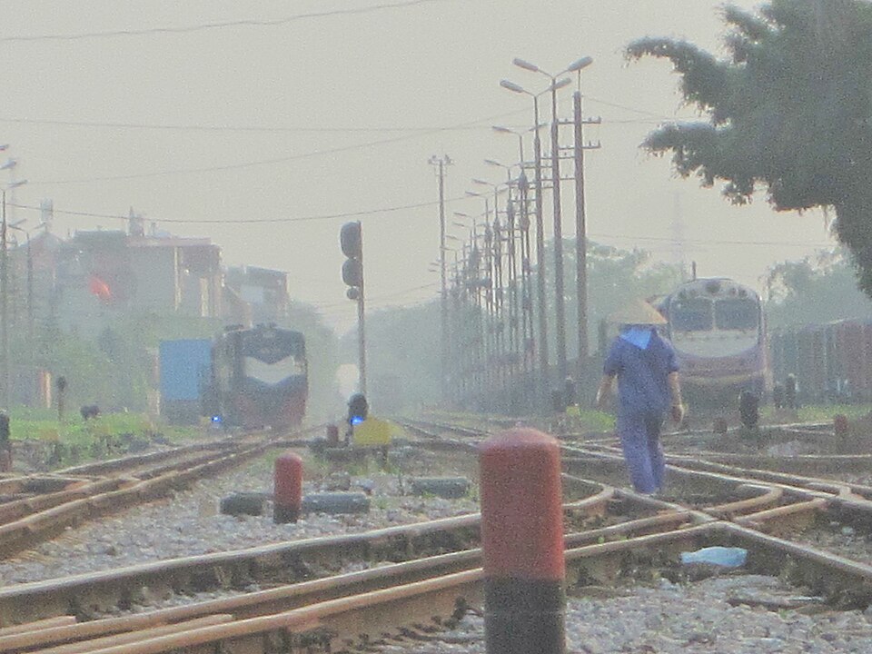 File:Rail yard at Yen Vien Station.jpg