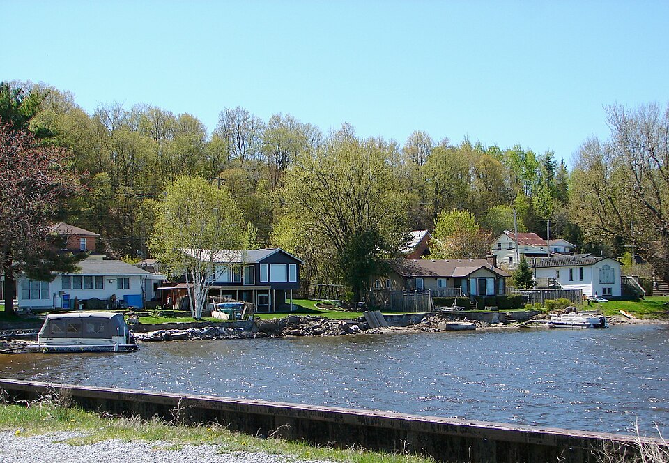 File:Sand Point ON.JPG