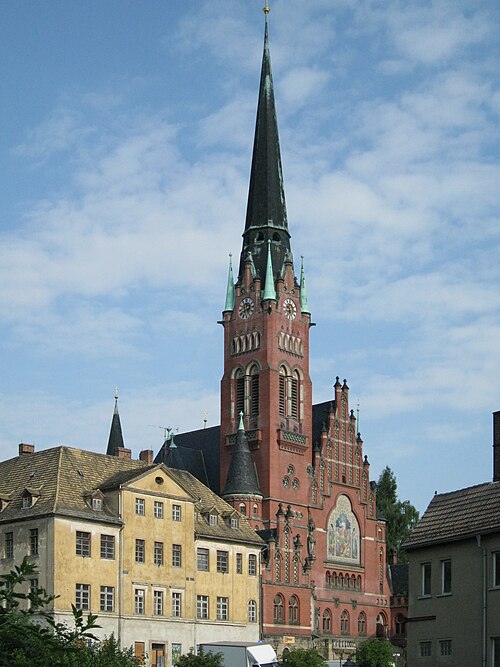 File:Altenburg Brüderkirche Portalseite.jpg
